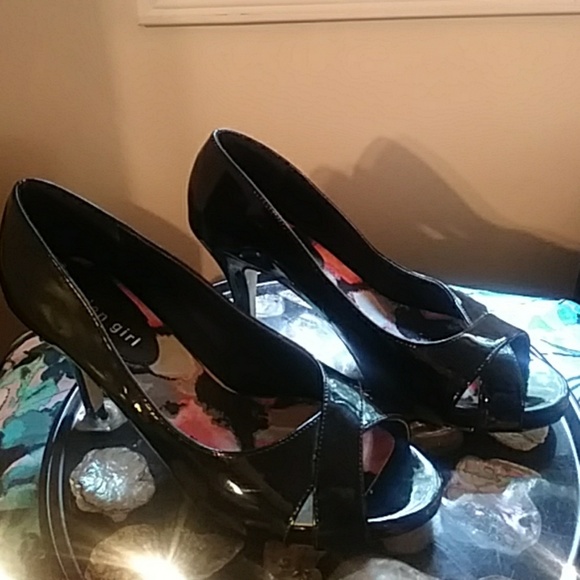 ⭐HP⭐🆕WOT Madden Girl Peeptoe Pumps - Picture 2 of 3